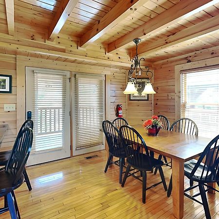 Serenity Peak Villa Pigeon Forge Bagian luar foto