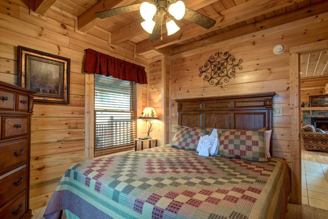 Serenity Peak Villa Pigeon Forge Bagian luar foto