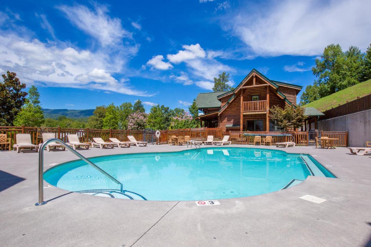 Serenity Peak Villa Pigeon Forge Bagian luar foto