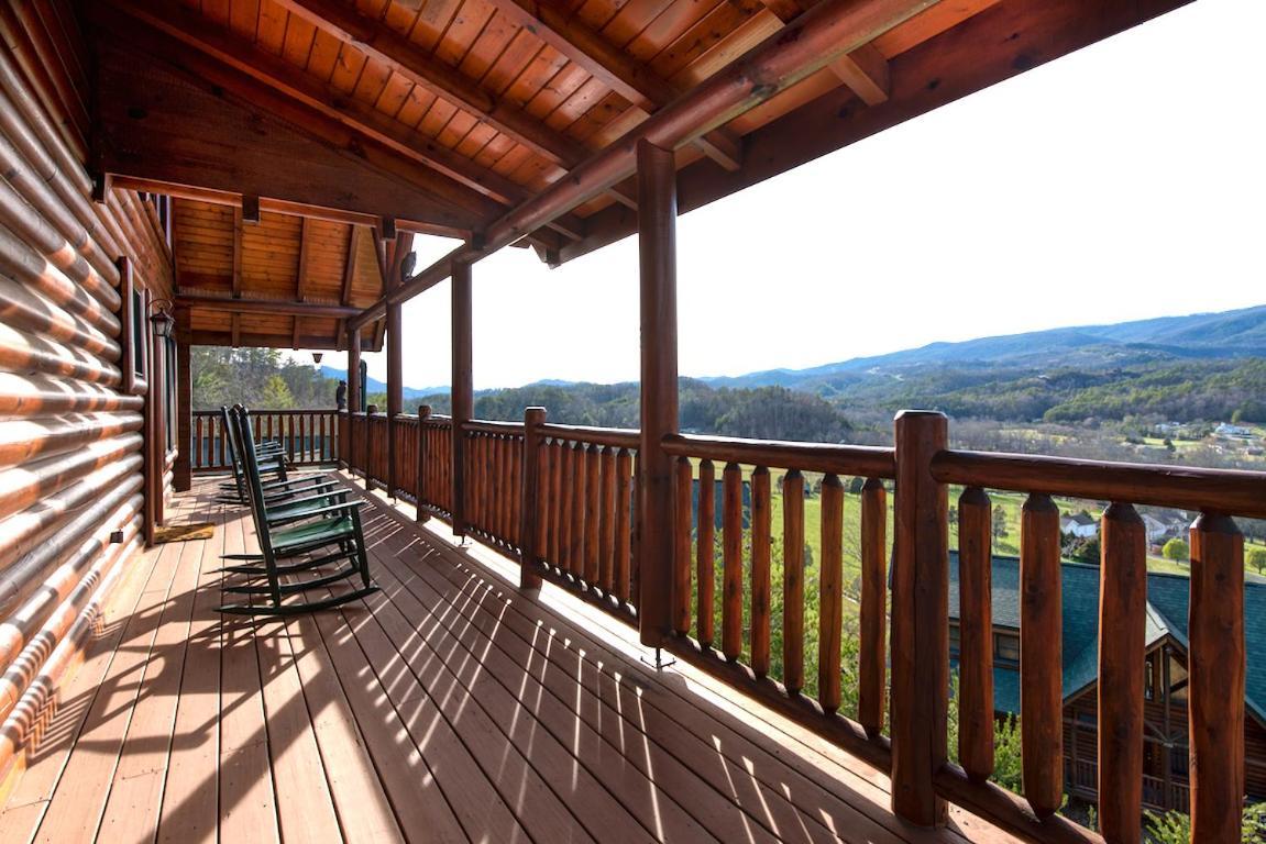 Serenity Peak Villa Pigeon Forge Bagian luar foto