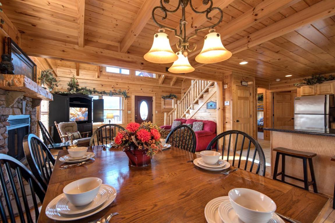 Serenity Peak Villa Pigeon Forge Bagian luar foto