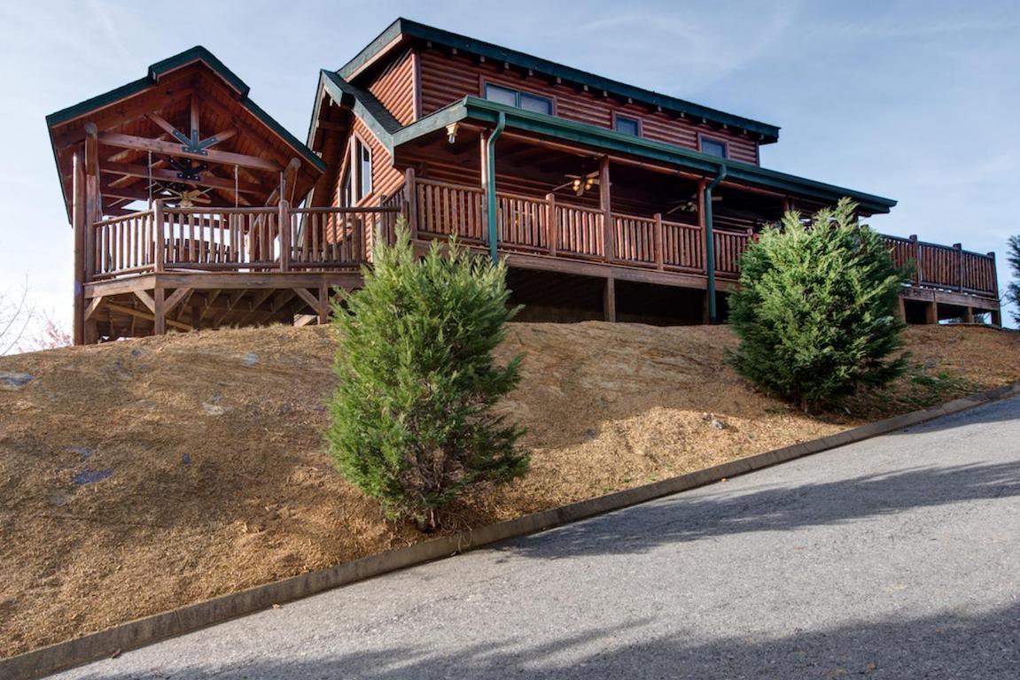 Serenity Peak Villa Pigeon Forge Bagian luar foto