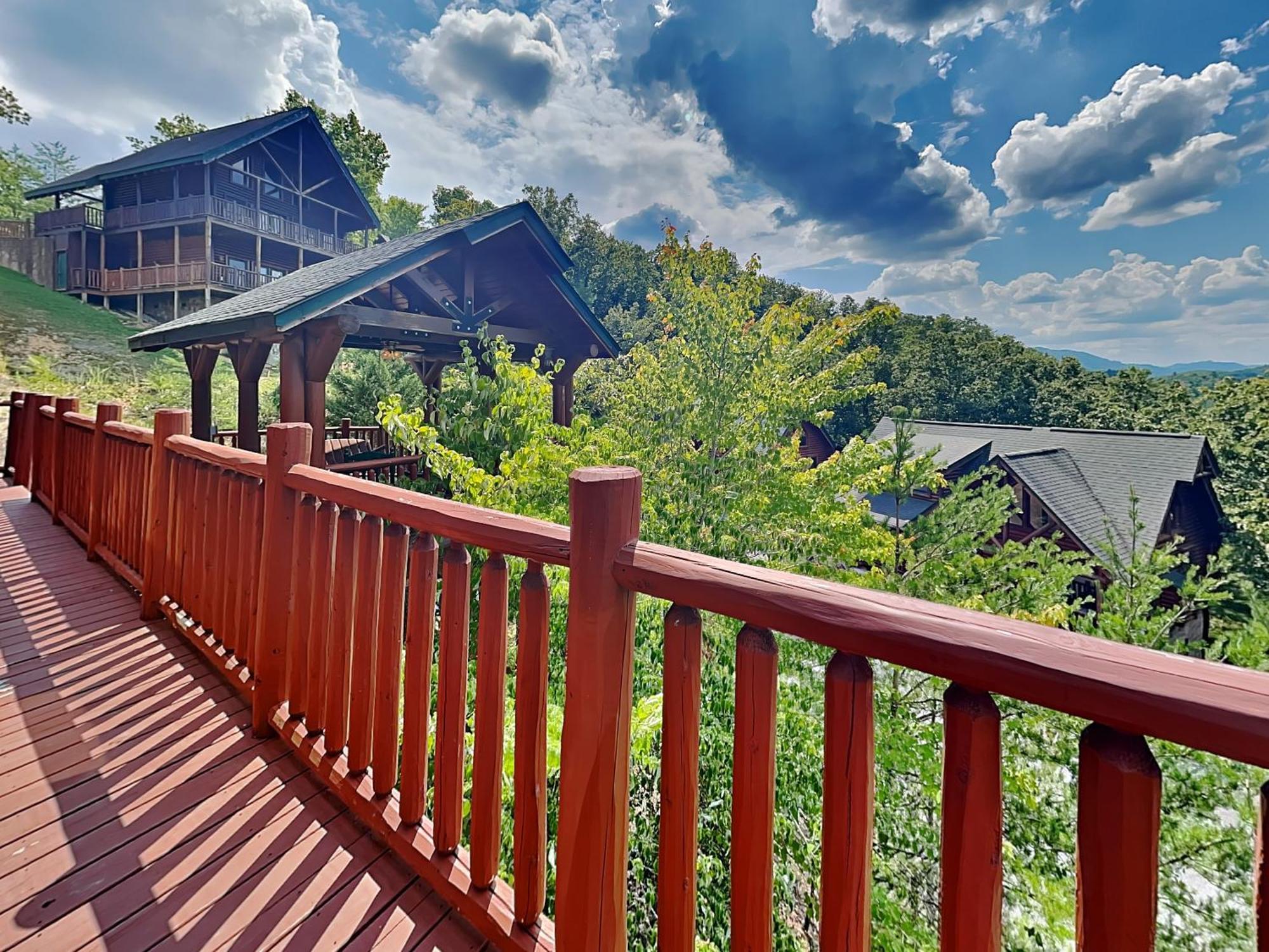 Serenity Peak Villa Pigeon Forge Bagian luar foto